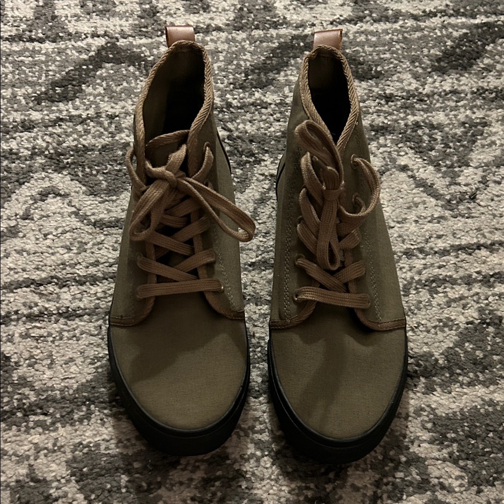 Men's Olive Ortholite Urban Outfitters Low Boot